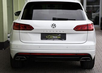 Volkswagen Touareg 3.0TDi R-LINE PANO TAŽNÉ AIR 210 kw - 9