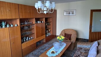Veľký 3-iz. byt Stred, 83 m2, 2x loggia. - 9