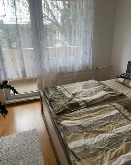 Na prenájom 3 izbový kompletne zariadený byt v Nových Zámkoc - 9