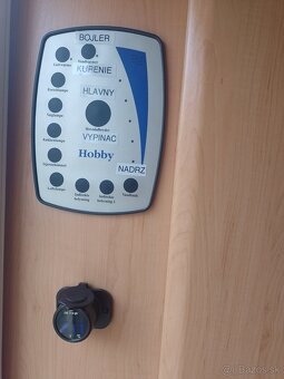 Predám karavan obytný príves Hobby 440 de Luxe - 9
