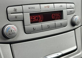 Ford Mondeo 1.6i 16v KLIMATIZACE ALU NAVI benzín manuál - 9