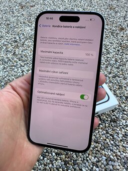IPhone 14 Pro - baterie 100% - 9