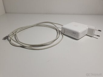 Macbook white polycarbonate plastic unibody 2009 - 9