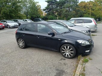 Kia Ceed - 9