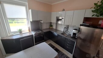 EXKLUZÍVNY PREDAJ-Kompletne prerobený 5 izb.RD, Komárno časť - 9