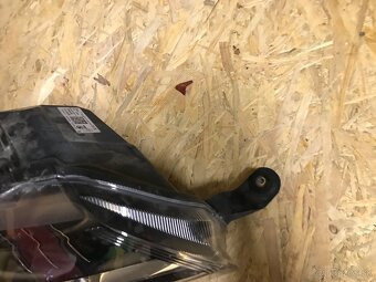 LED XENON SVETLA ŠKODA RAPID - 9