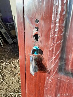 Predam bezpecnostne dvere - 9