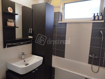 Ponúkame na predaj 3-izbový, elegantný
a slnečný … - 9