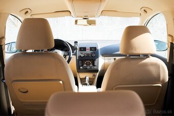 Volkswagen Touran 1.6 TDI DSG - 9