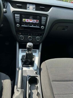 Škoda Octavia Combi 2.0 TDI Ambition len 142000 km - 9