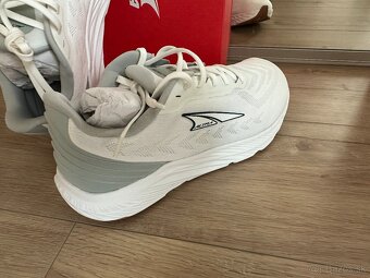 Altra Rivera - NOVE - ZARUKA - 9