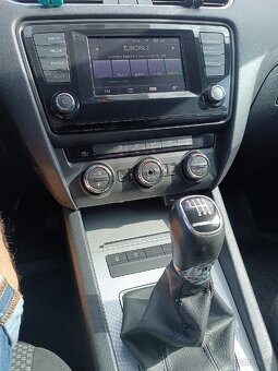 Škoda Octavia kombi 1,6tdi 81KW - 9