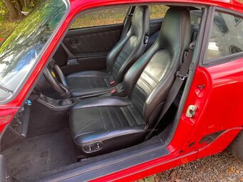 Porsche 911 Carrera 4 z roku 1990 - 9