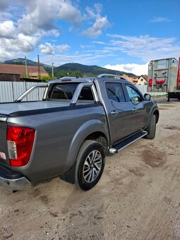 Nissan Navara NP300 Tekna Double Cab 2.3 dCi 190 7 A/T - - 9