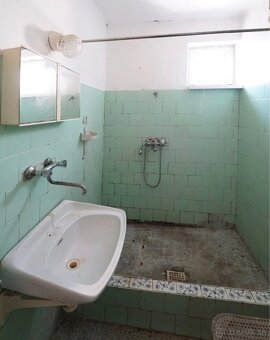 Predám poschodový dom - 9