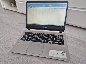 ASUS VivoBook X507U 15,6" FullHD i3,8bram,GeForce,SSDhdd, - 9