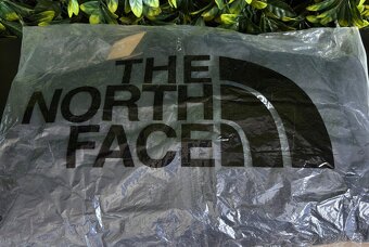The North Face zimná bunda - 9