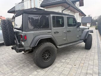 Jeep Wrangler - 9