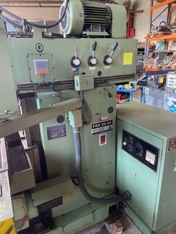 Konzolová frézka TOS FGS 25/32 - 9