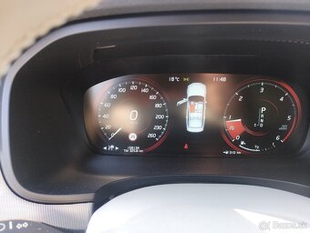 Volvo S90 D5 2.0L Drive-E Inscription A/T AWD 4X4 - 9