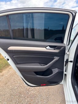 Volkswagen Passat 2.0 TDi - 9