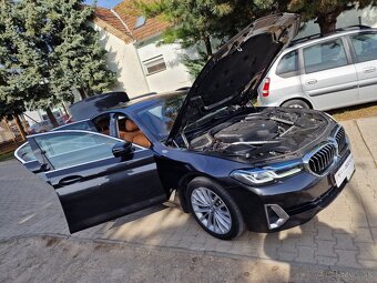 BMW 530i mHEV xDrive A/T8 252k Luxury (benzín) - 9