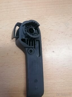 Kľučky, Páčky odistovania Kapoty Octavia1, Fabia1 - 9