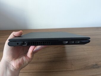 Dell Inspiron 15 (Core i3/8 Gb Ram/256 SSD/Radeon M330 2Gb) - 9