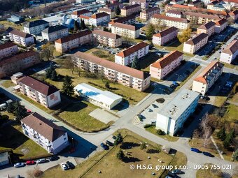 Na predaj - Komerčná budova s veľkým pozemkom - 9