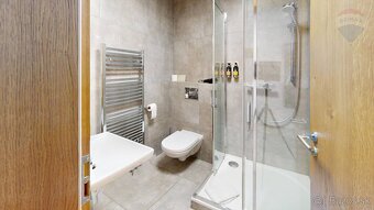 NA PREDAJ APARTMÁN VO VYHĽADÁVANOM TURISTICKOM CENTRE VALČA - 9