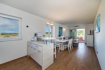 3-izbový zariadený apartmán v 1.rade od mora / Chorvátsko - 9