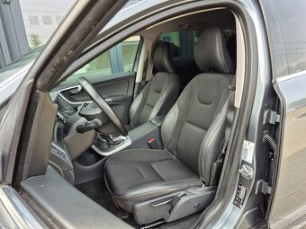 Volvo XC60 D4 2.4L Drive-E Momentum Geartronic AWD - 9