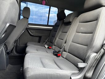 Volkswagen Touran 2.0 TDI 103kw 2005 5 miestne - 9