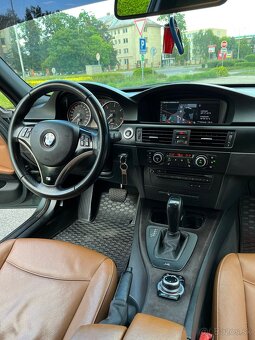 Predám BMW e91 318d LCI - 9