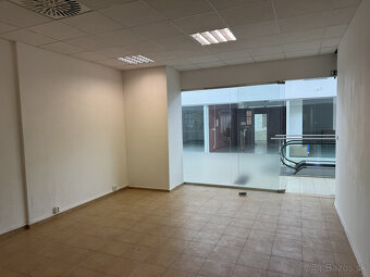 Prenájom obchodných priestorov od 24 m² v OD Saratov II v me - 9