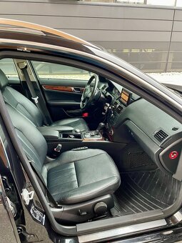 Mercedes C320 4-matic - 9