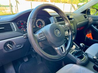 Volkswagen Jetta 2.0TDI 103kw - 9