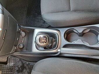 Hyundai i30 1.4i 80kW benzín - 9