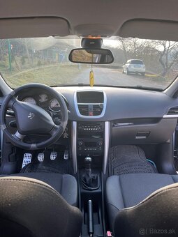Peugeot 207 1.4 benzín - 9