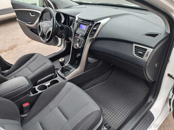 Hyundai i30 CW 1.6i CRDi 16V DOHC Comfort - 9