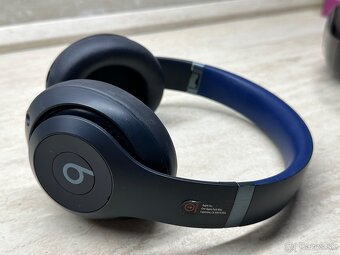 Beats Studio Pro Wireless (black, brown, blue) - 9