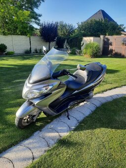 Suzuki Burgman. - 9