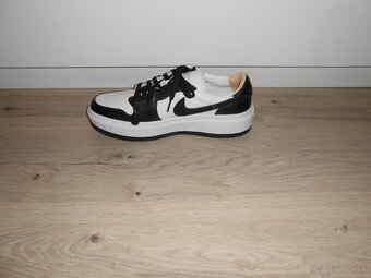 Predam nove original tenisky znacky NIKE AIR JORDAN ELEVATE - 9