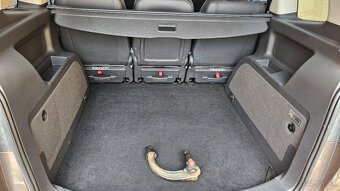 Volkswagen Touran - 9