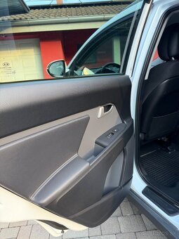 KIA Sportage 2.0 CRDi 4x4 - 9