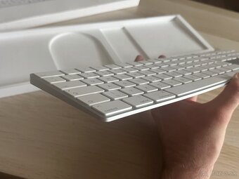 Apple Magic Keyboard s numerickou klávesnicou - 9