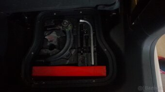 Predam VW Caddy 2,0 tdi - 9