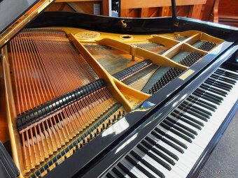 prestížne menšie klavírne krídlo za Super cenu - 9