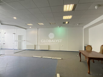 Skladovacia a výrobná hala - 720 m2 v Barci - 9