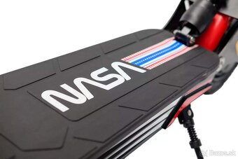 Nová elektrická kolobežka NASA Earth 1015K - 9